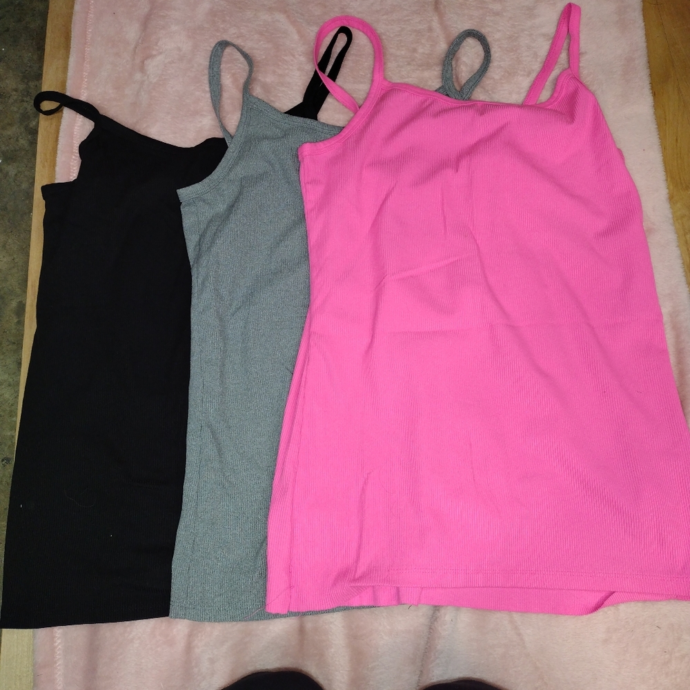 Set of 3 ribbed tanktops